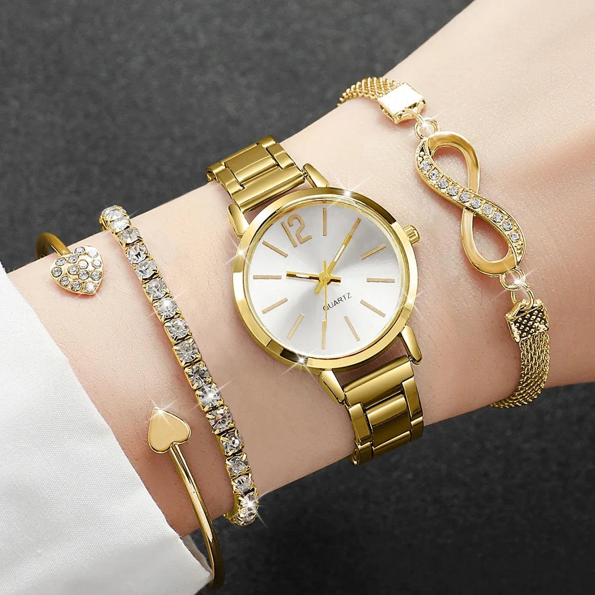 4PCS/Set Fashion Alloy Strap Women Watches Simple Quartz Wristwatch Diamond Bracelets Set Reloj Mujer Girls Clock (Without Box)
