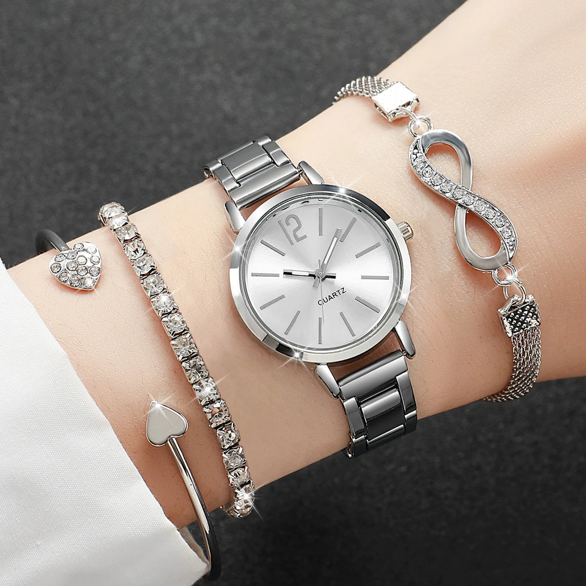 4PCS/Set Fashion Alloy Strap Women Watches Simple Quartz Wristwatch Diamond Bracelets Set Reloj Mujer Girls Clock (Without Box)